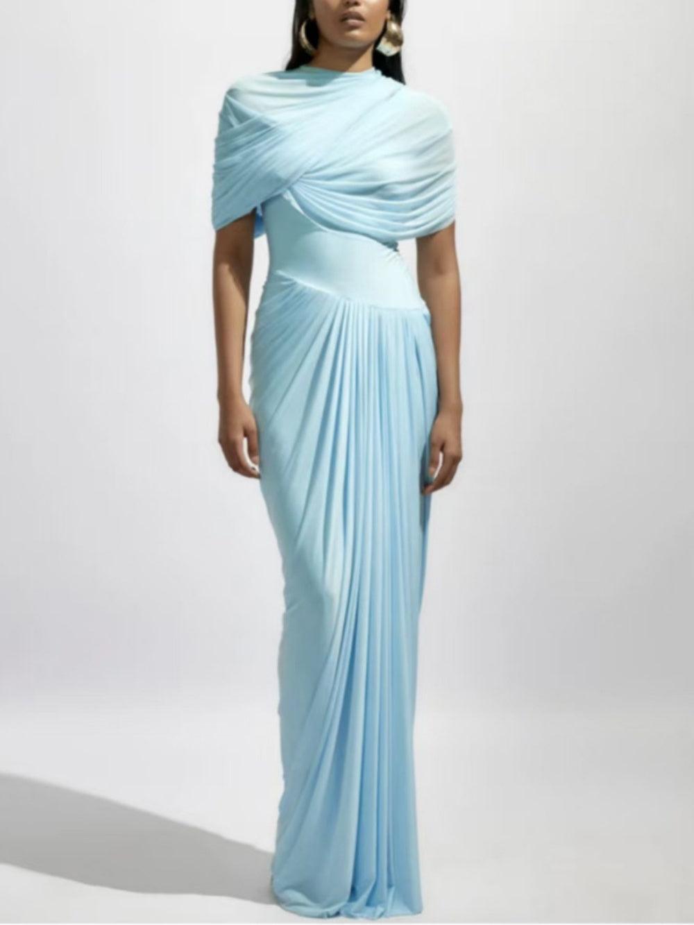 Long pleated maxi cape-style dress for an elegant and sophisticated look