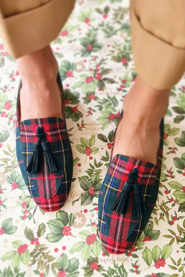 Scottish-Chic Fringe Loafer