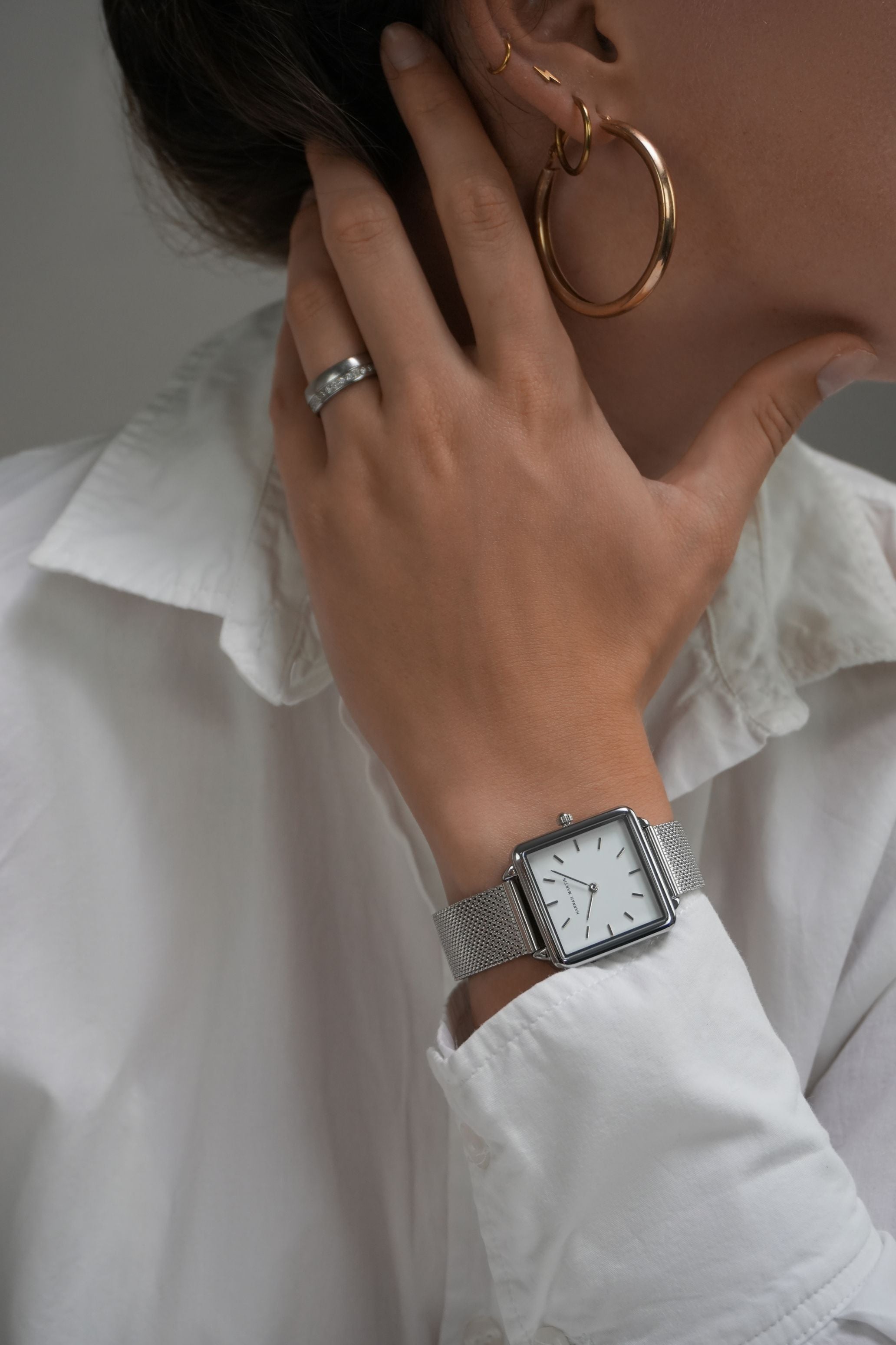 Zenith - Elegant Silver Square Watch with Stylish Mesh Band