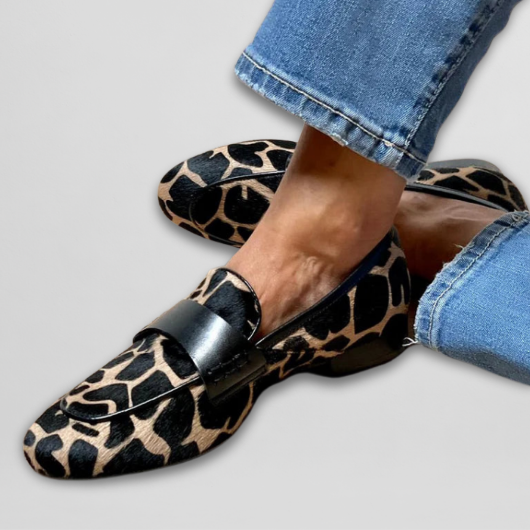 Chic Giraffe-Print Fashion Loafers