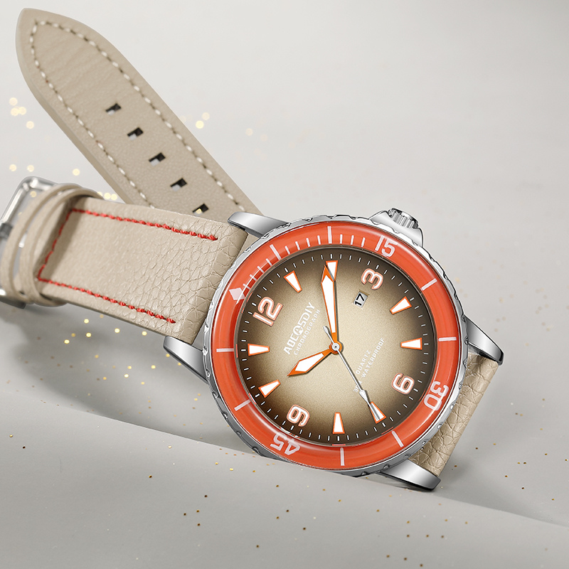 Casual watch with an elegant leather strap