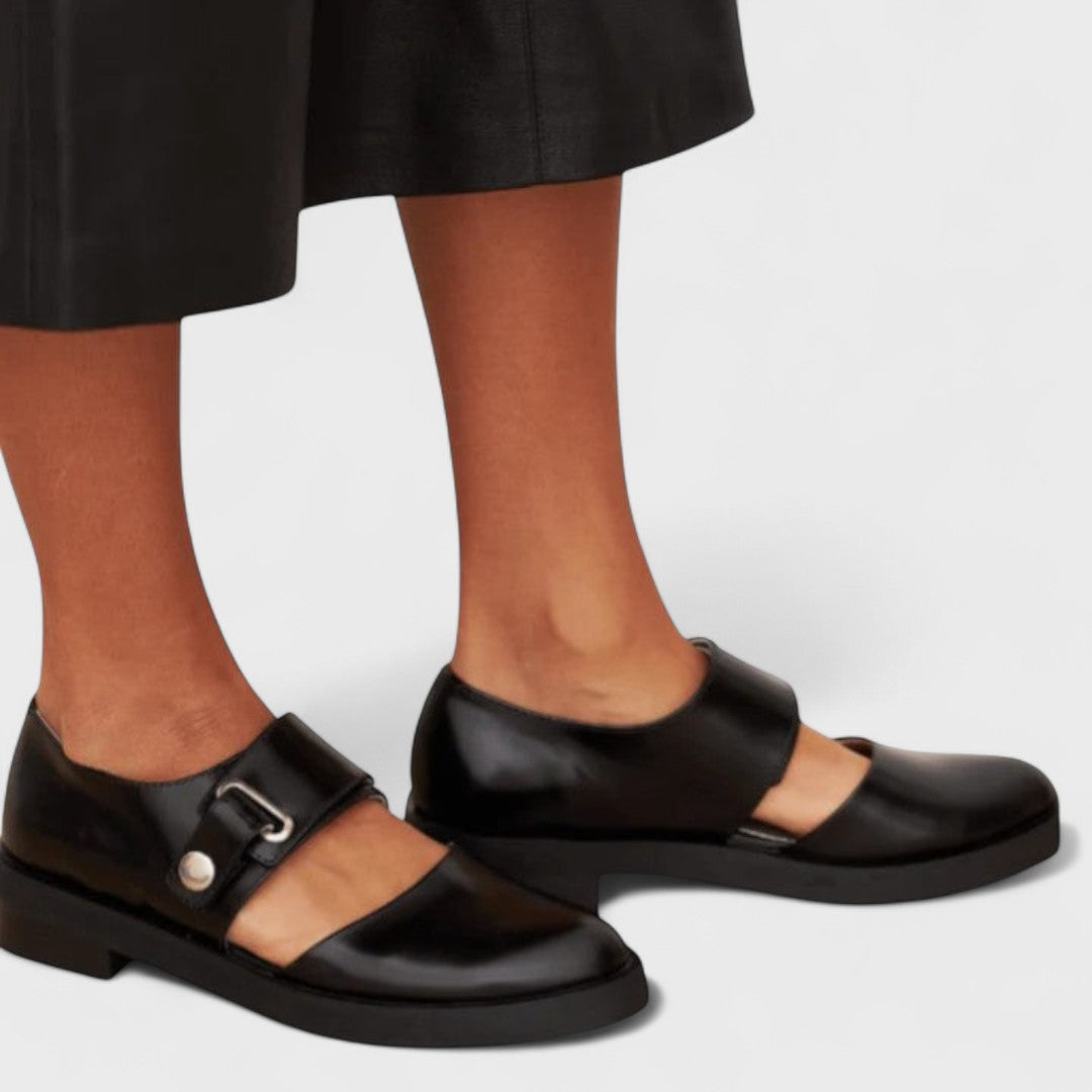 Liana – Elegant Retro Shoes for Every Occasion