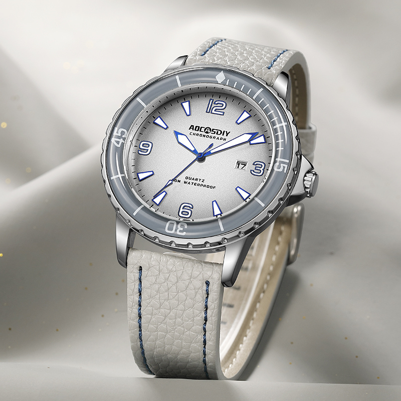 Casual watch with an elegant leather strap