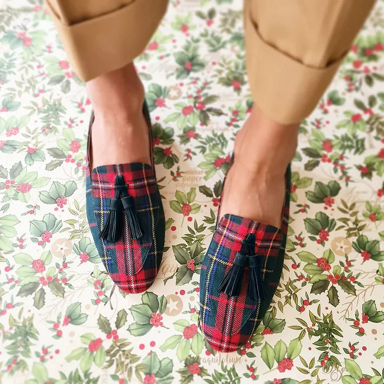 Scottish-Chic Fringe Loafer