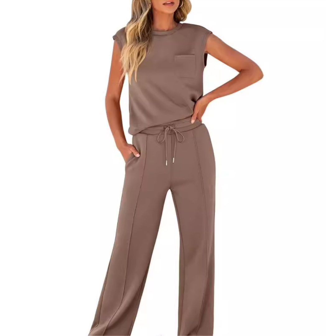 Janet | Casual and Comfortable Set for a Relaxed Style
