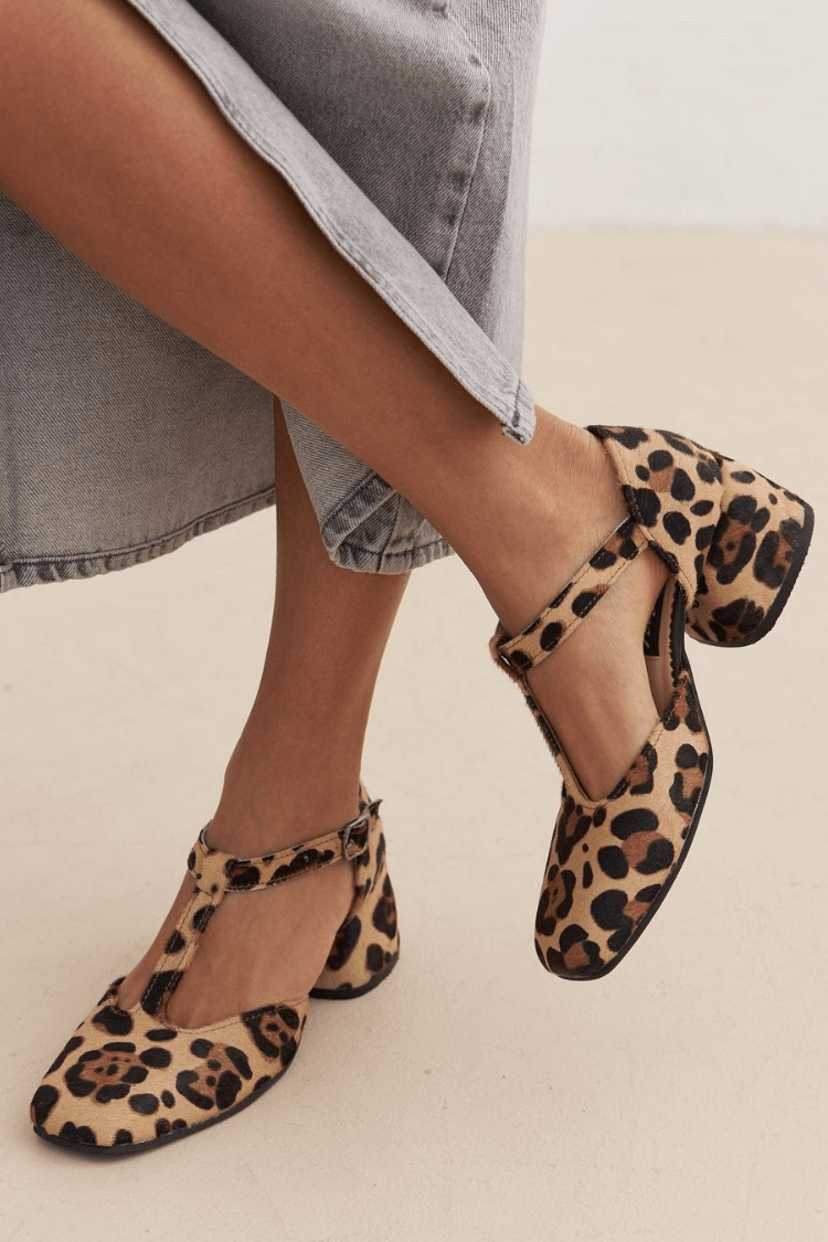 Heel-toe block shoe with leopard leather sole