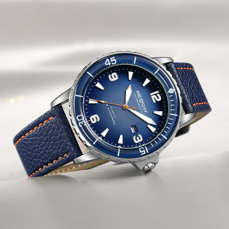 Casual watch with an elegant leather strap