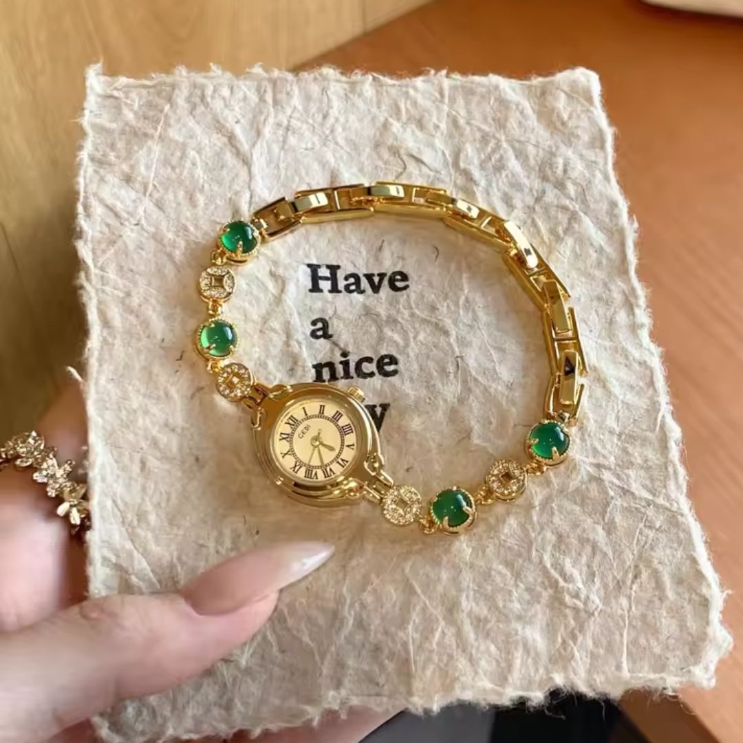 Elegant Assisi Watch with Modern and Sleek Sphere