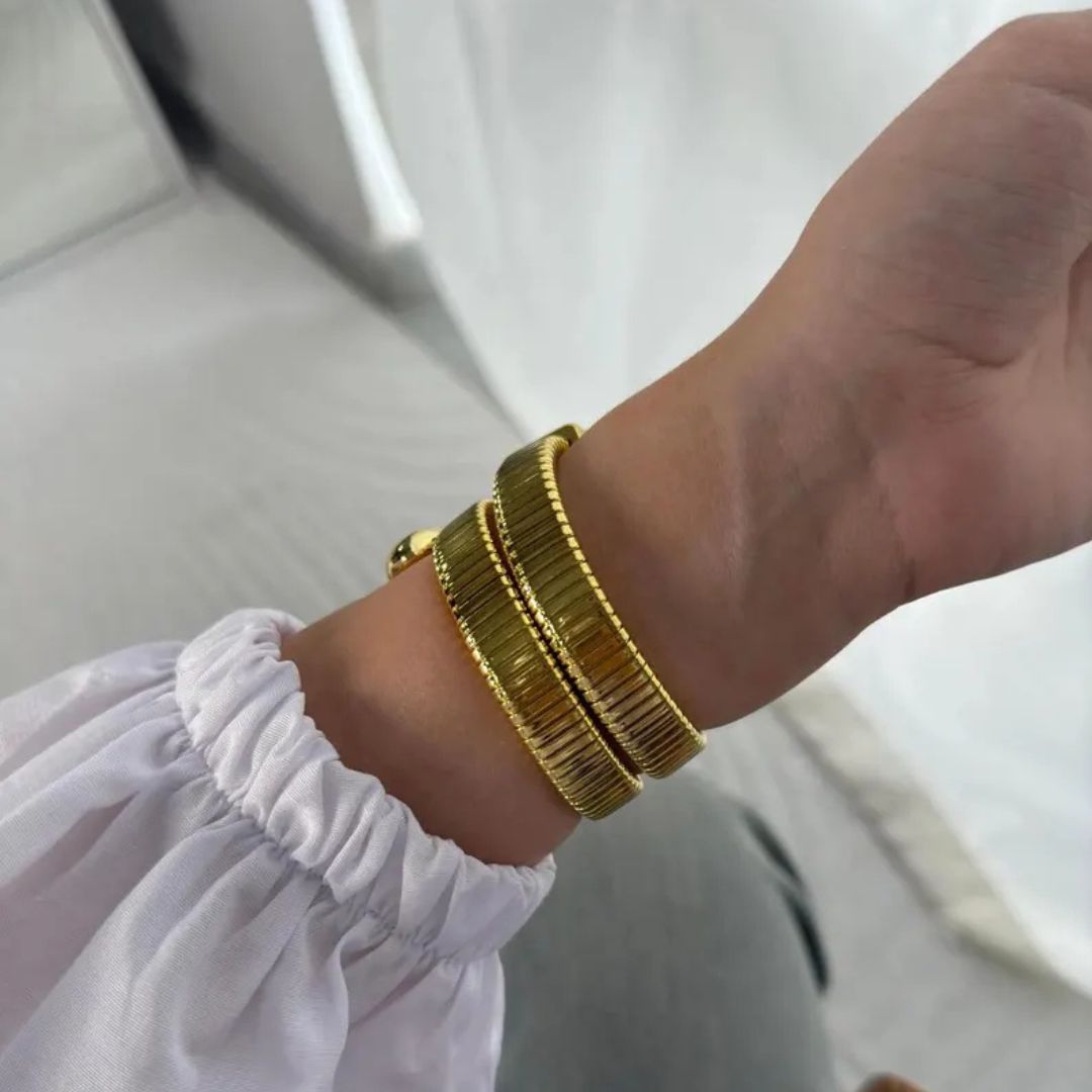 Elegant and Unique Snake Watch