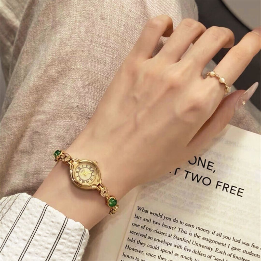 Elegant Assisi Watch with Modern and Sleek Sphere