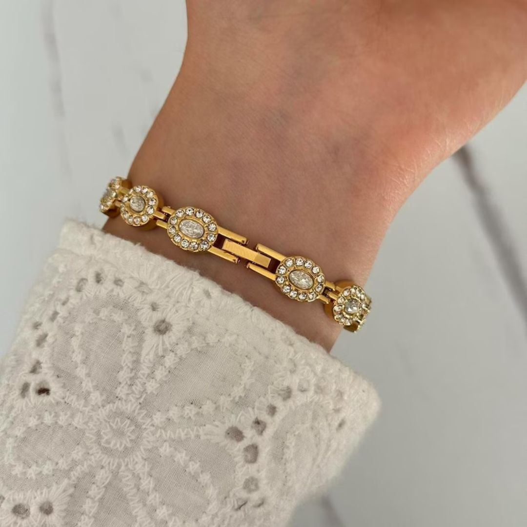 Cento Wristwatch with Elegant Minimalist Dial