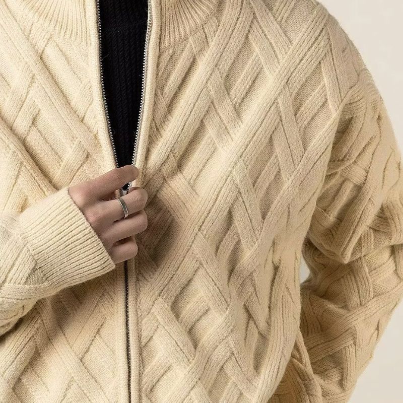 Hunter's Luxurious Angora Wool Jacket for Stylish Comfort