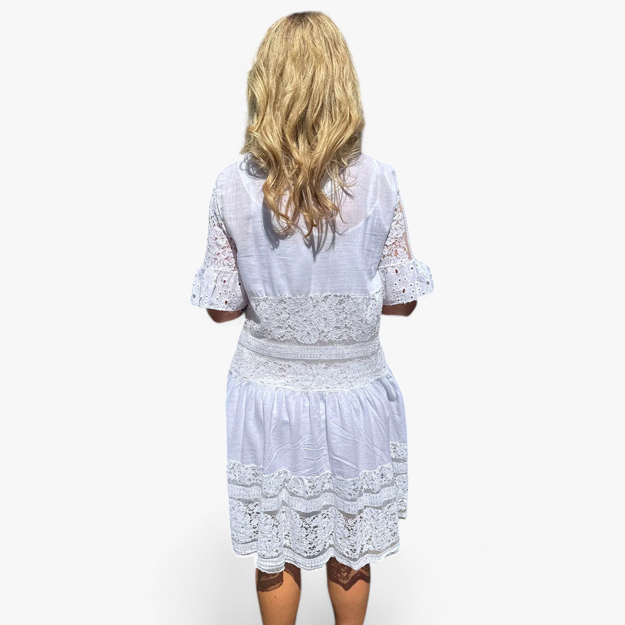 Adele | Lace Dress – Modern elegance with fine details
