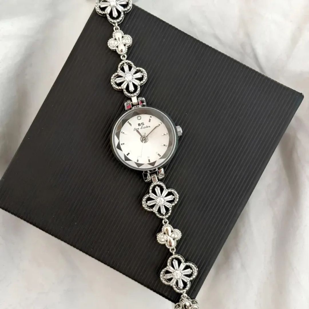Elegant Loriana Women's Watch with a Feminine Touch