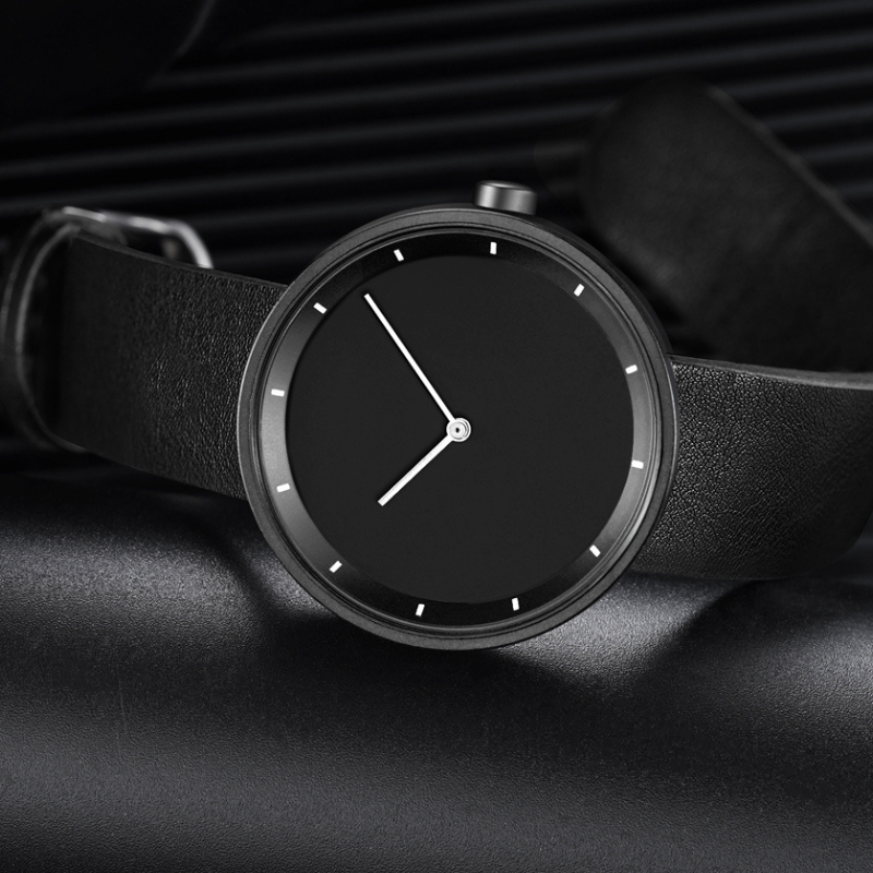 Elegant Quartz Watch with Minimalist Style