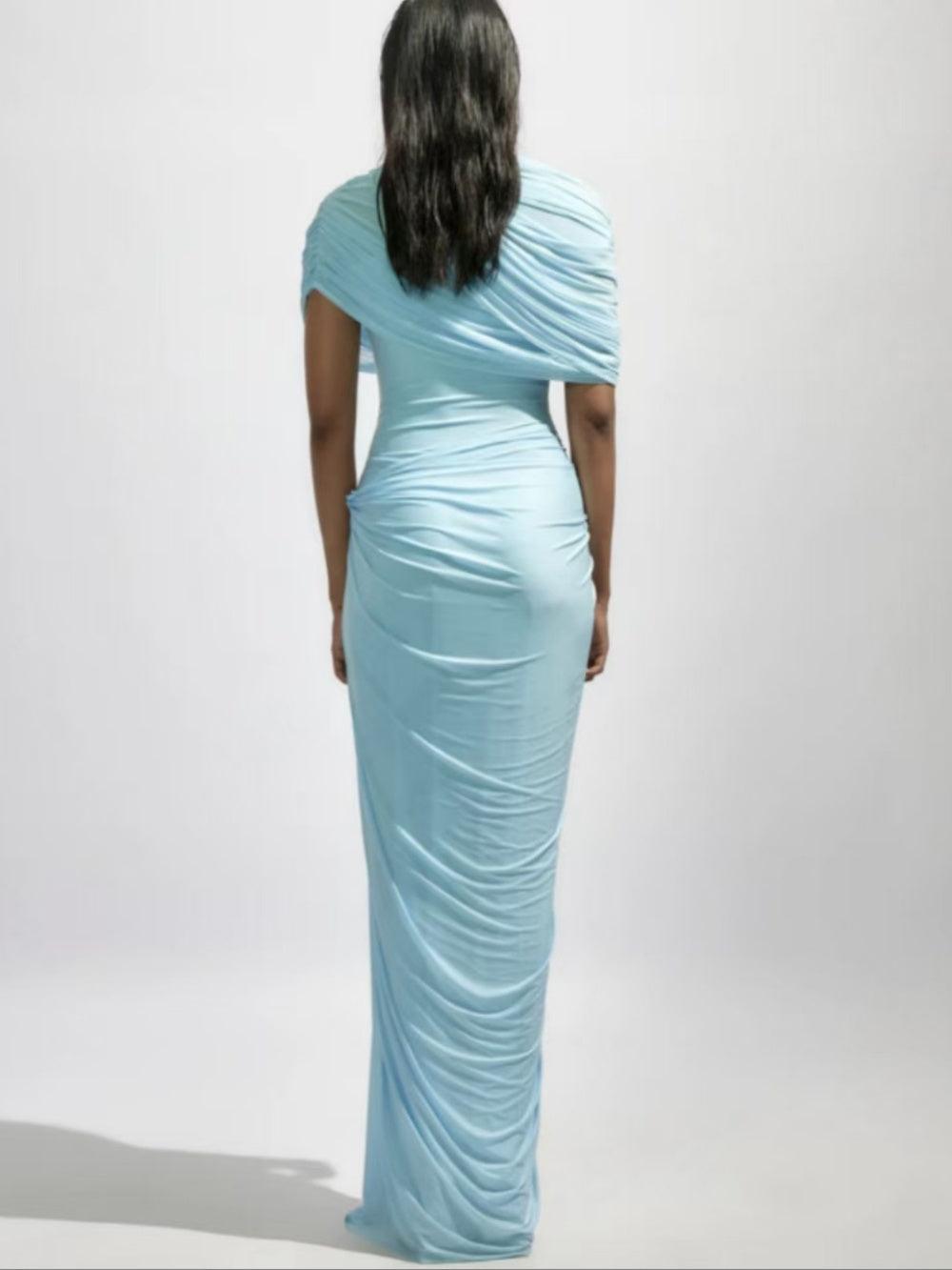 Long pleated maxi cape-style dress for an elegant and sophisticated look