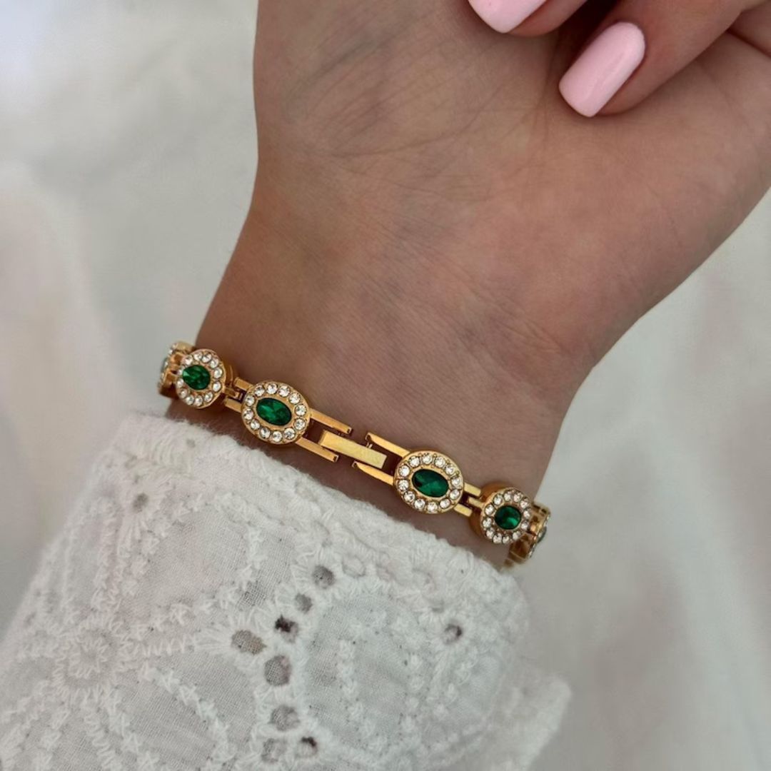 Cento Wristwatch with Elegant Minimalist Dial