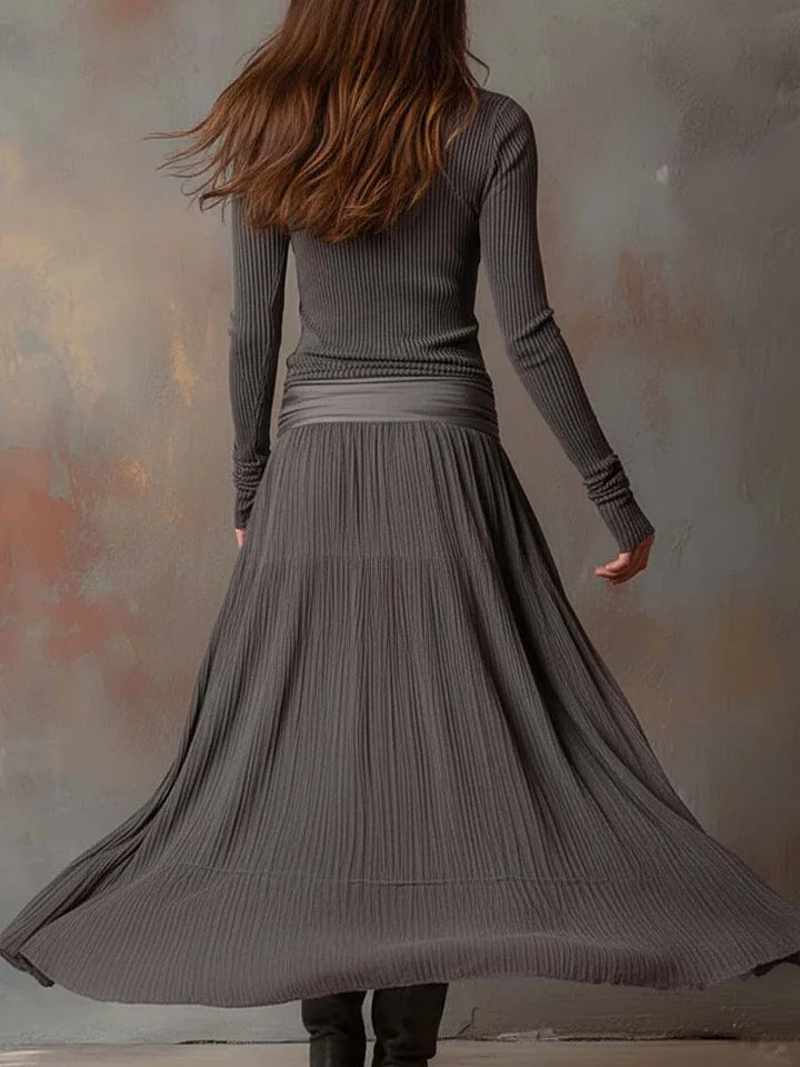 Gray striped retro and stretchy bodycon dress for an elegant silhouette