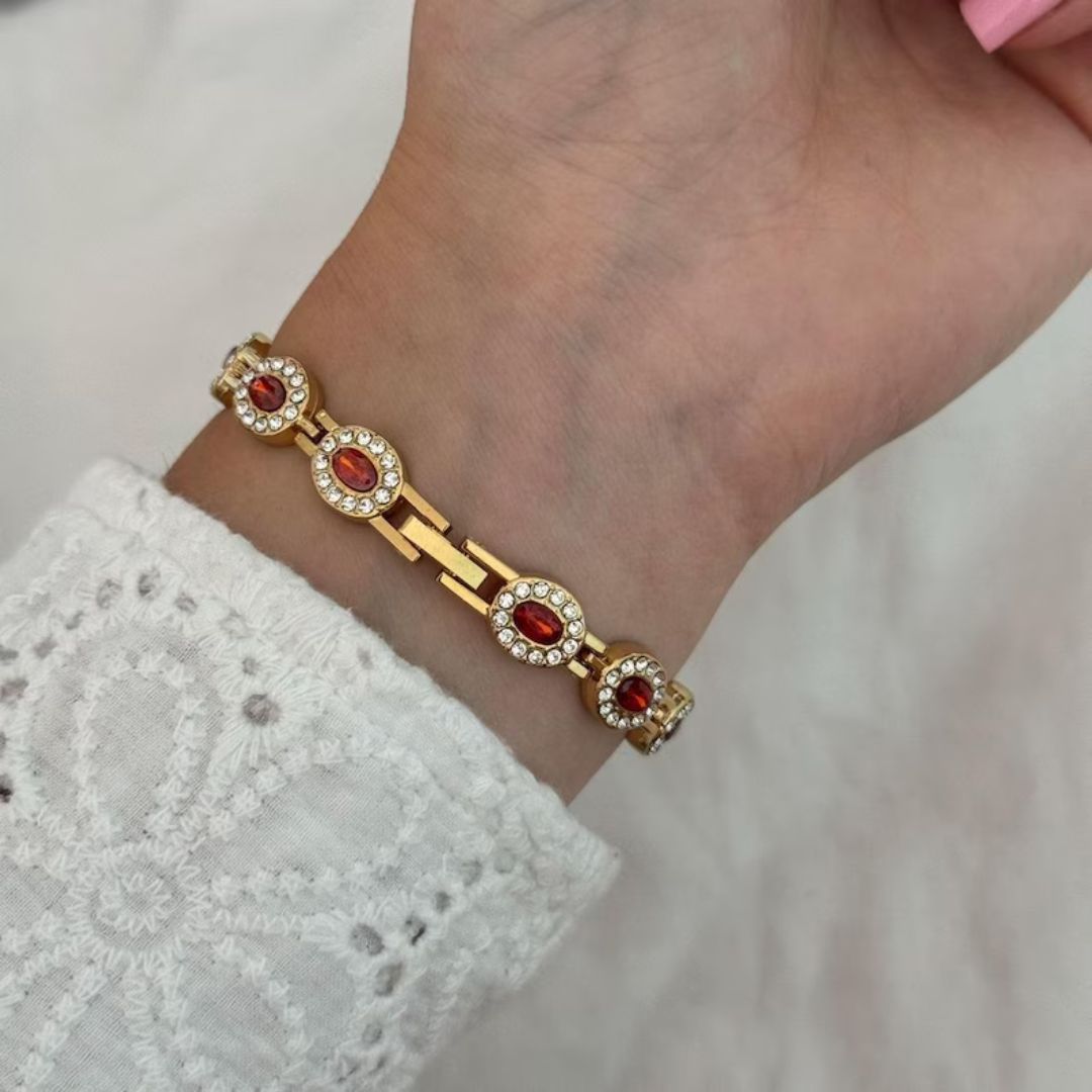 Cento Wristwatch with Elegant Minimalist Dial