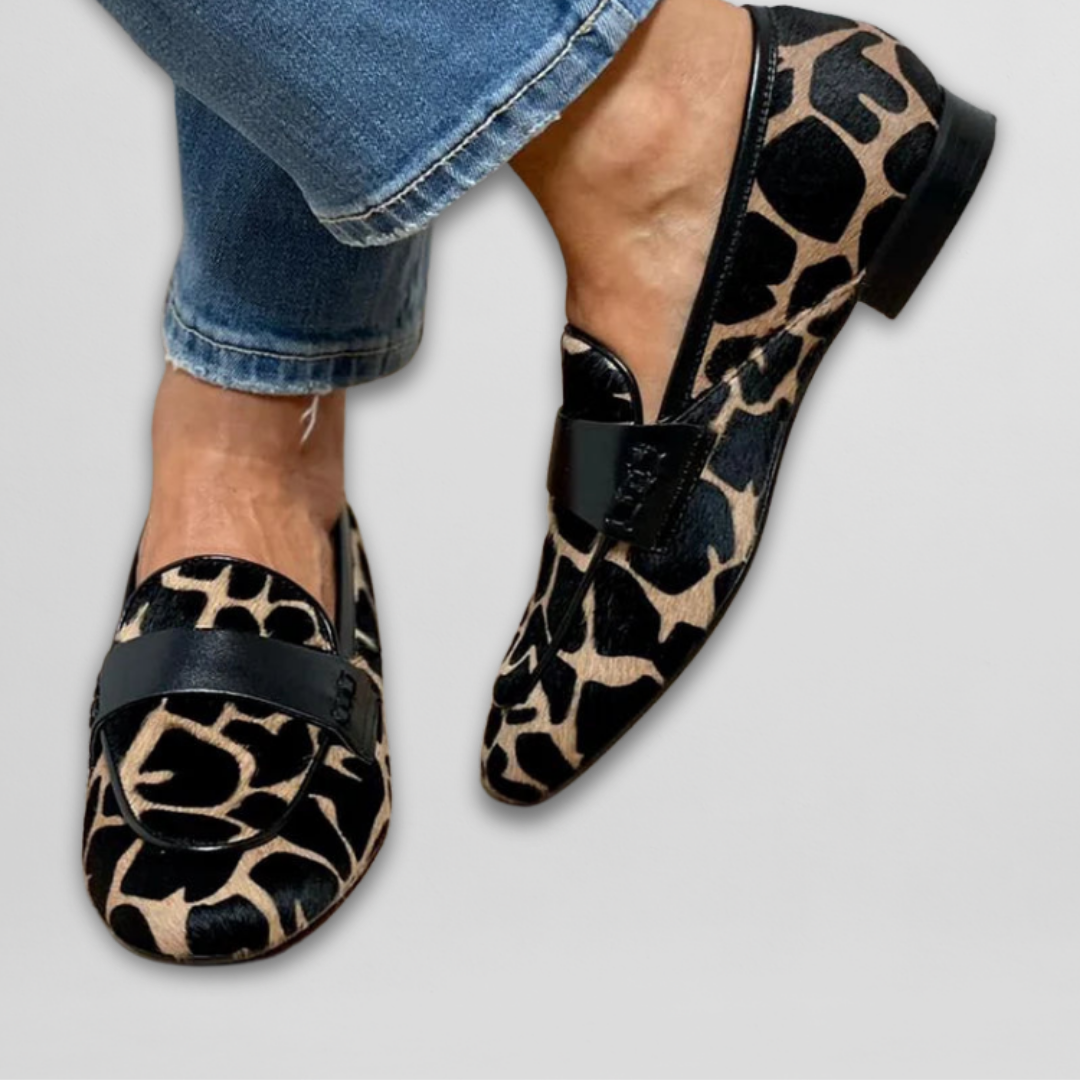 Chic Giraffe-Print Fashion Loafers