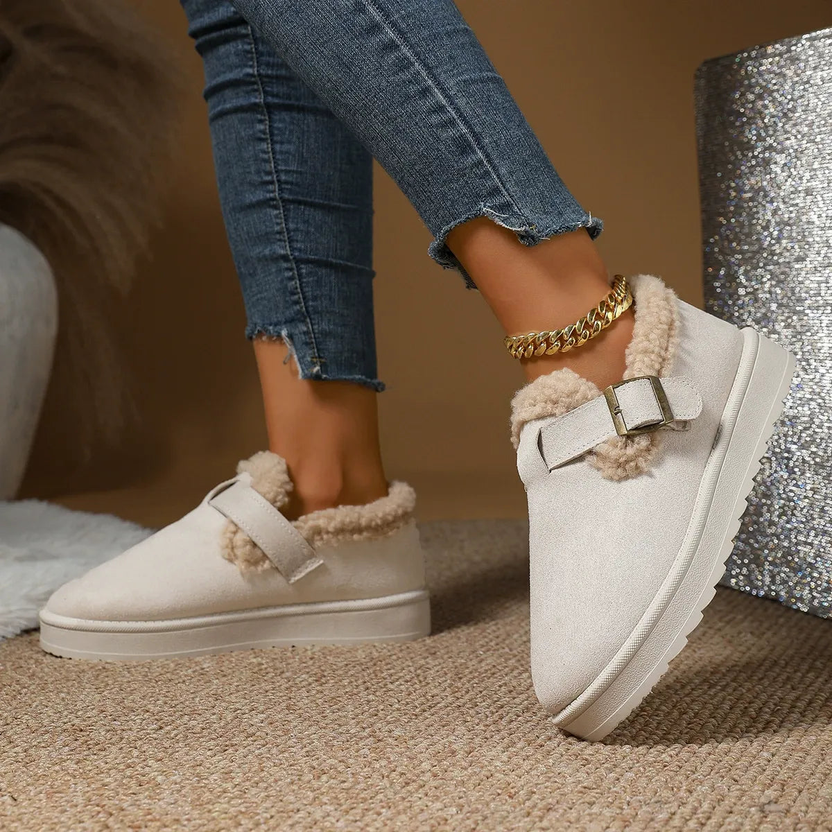 Ankle Snow Boots for Women – Elegant and Warm with Faux Fur Lining