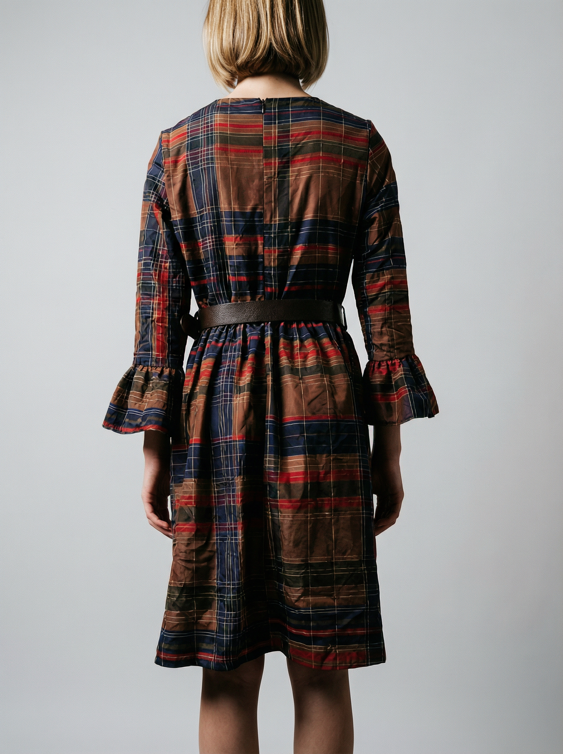 Midi round-neck dress draped with color blocks and plaid pattern (with belt)