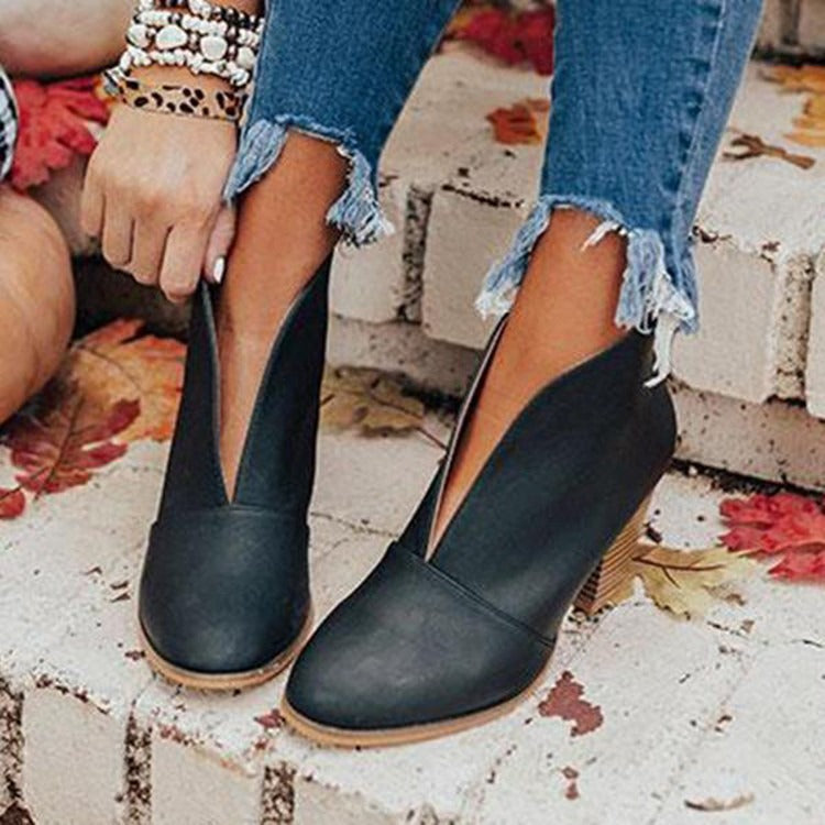 Women's Almond-Toe Ankle Boots with Chunky Stacked Heel – Effortless Slip-On Casual Style