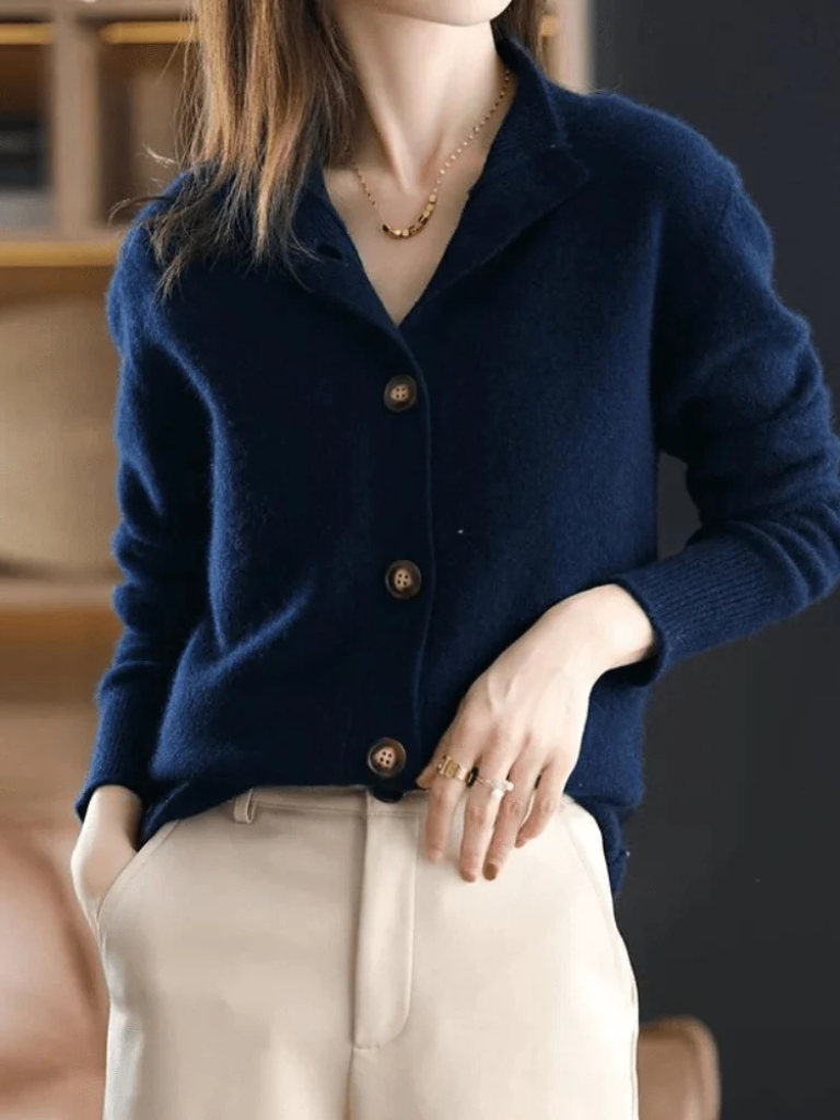 Elegant cardigan with buttons Sofia