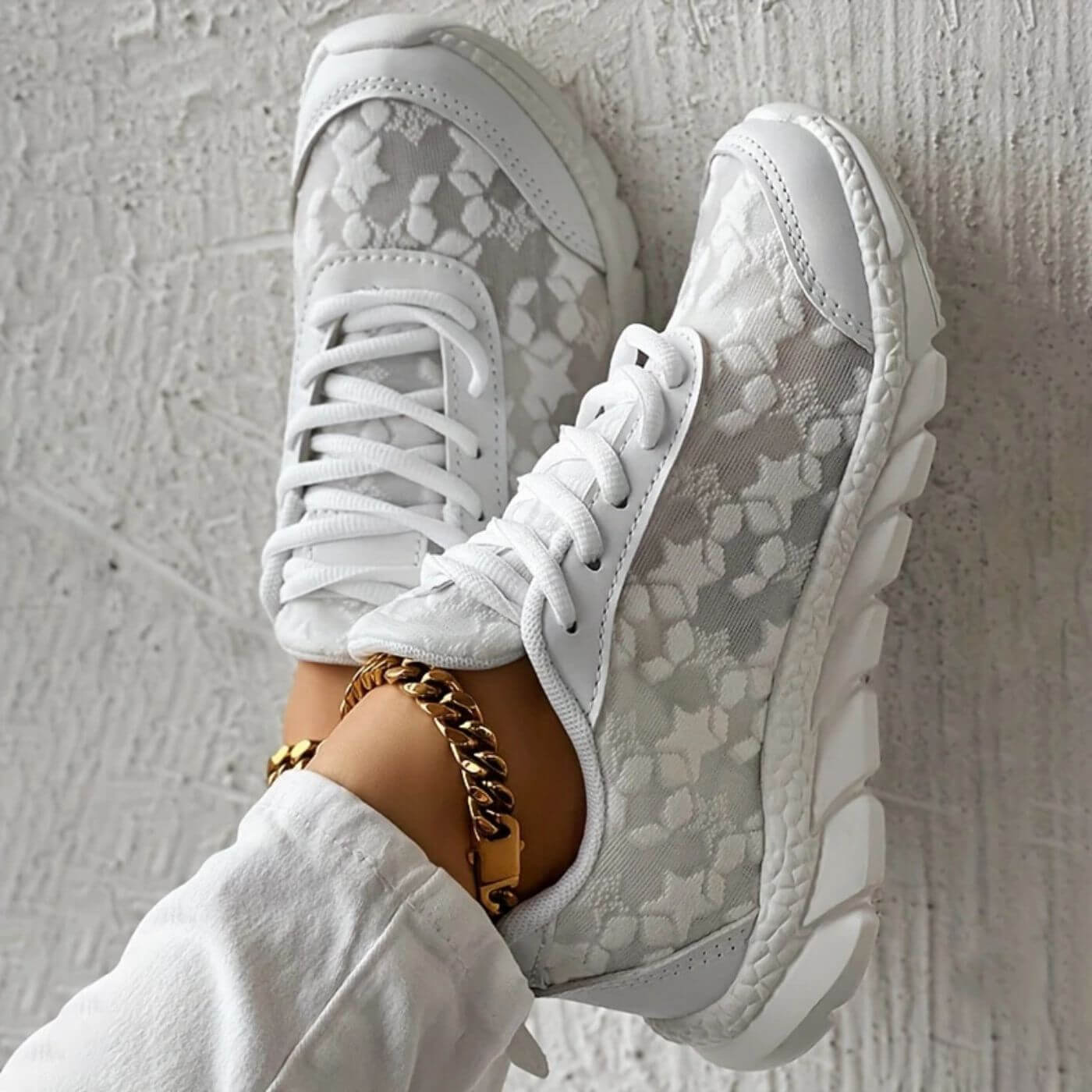 Breathable orthopedic sneakers – Improved daily comfort for your travels and long walks in the city