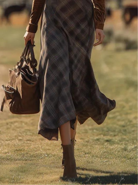 Chic Western Maxi Dress in Faux Suede with Plaid Pattern and Belt, Guaranteed Elegance and Style (Belt Included)