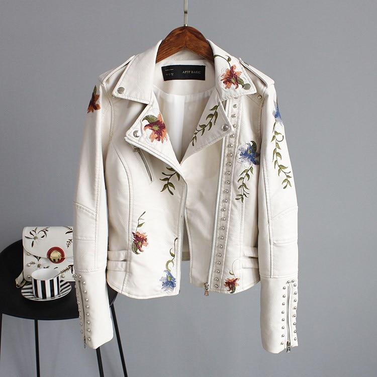 Yvelise | Elegant Embroidered Jacket with a Sophisticated Style