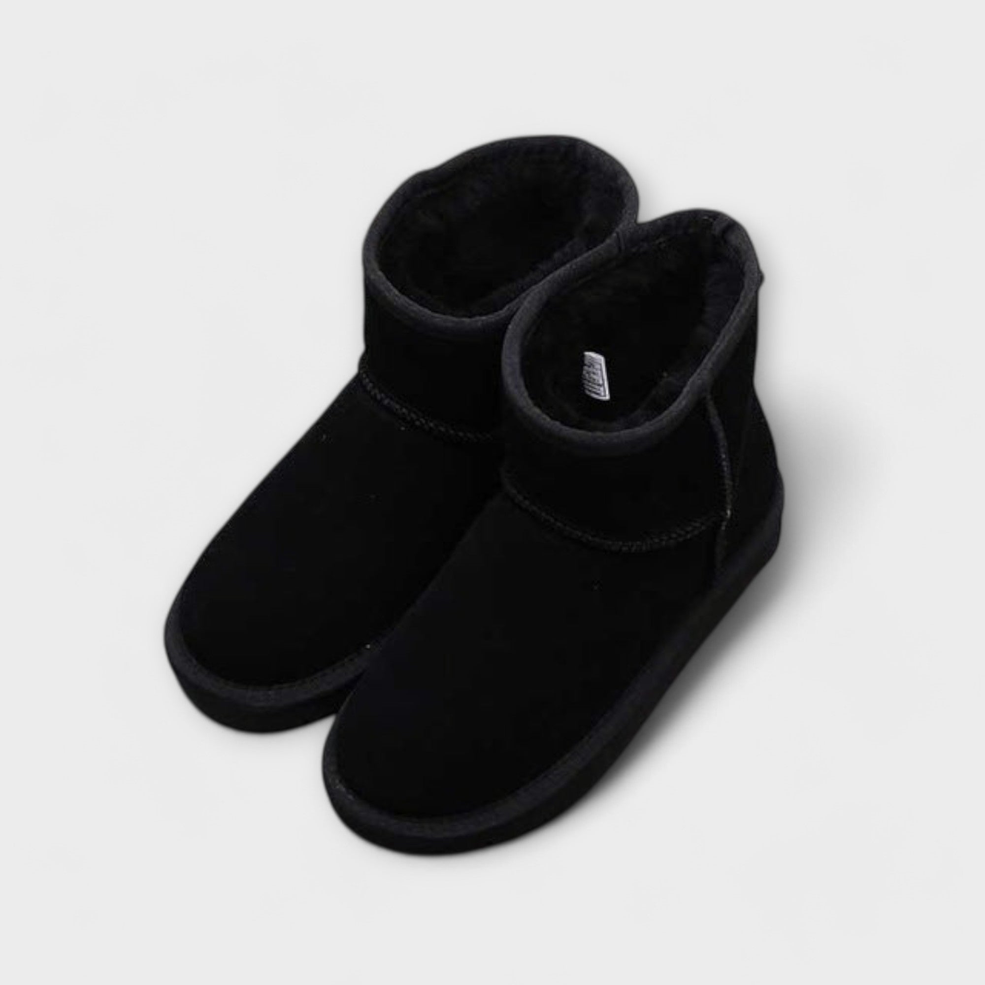 Slip-on winter boots, mid-calf, with warm lining