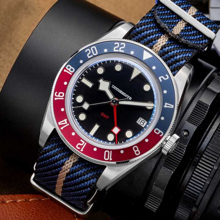 Luxury Luminous Quartz Watch