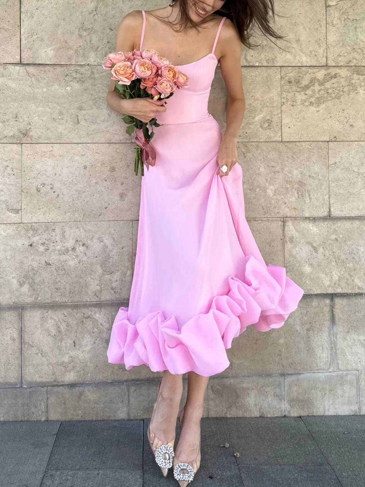 Elegant A-line Maxi Dress with Stylish Suspenders and Flowing Design