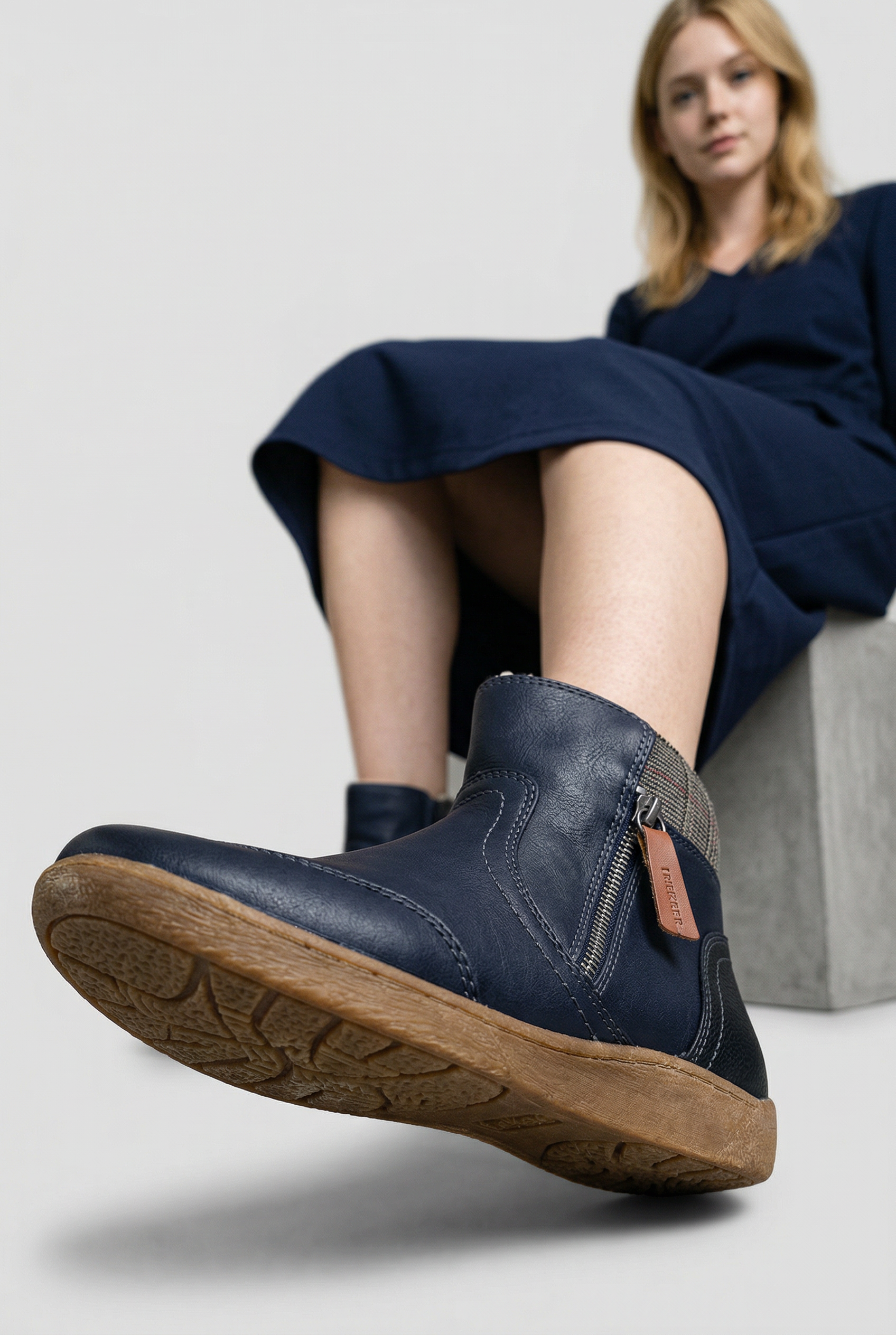 Comfortable Mid-Ankle Zip Boots – Flat Sole – Everyday Style