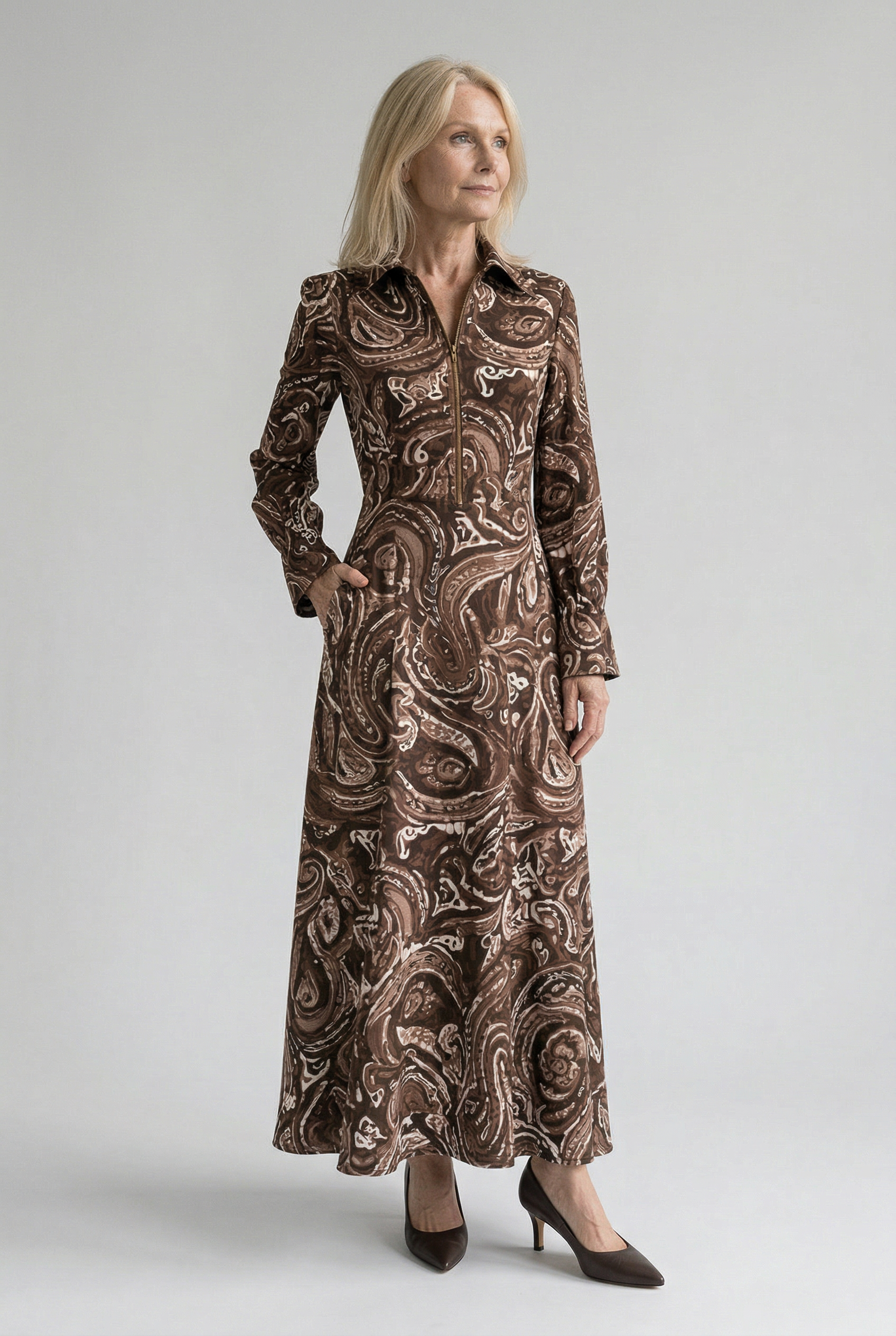 Elegant Vintage Maxi Dress with Paisley Pattern and Zipper