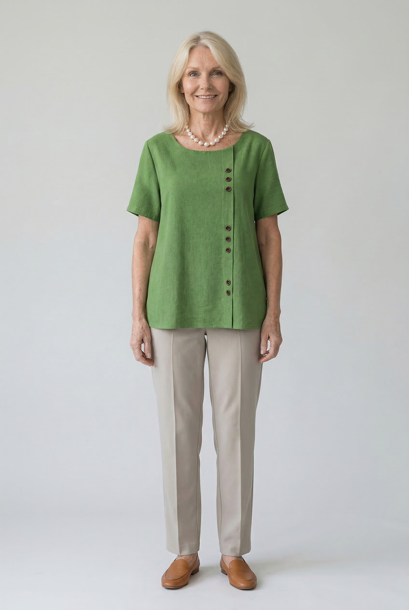 Elegant Women's Linen Blouse with Button-Front Closure