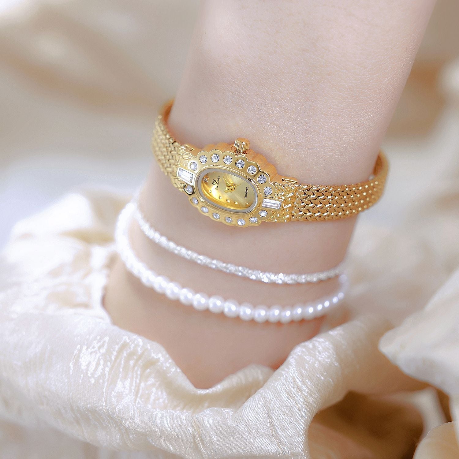 Elegant Wheat Pattern Ladies' Watch for a Chic Look