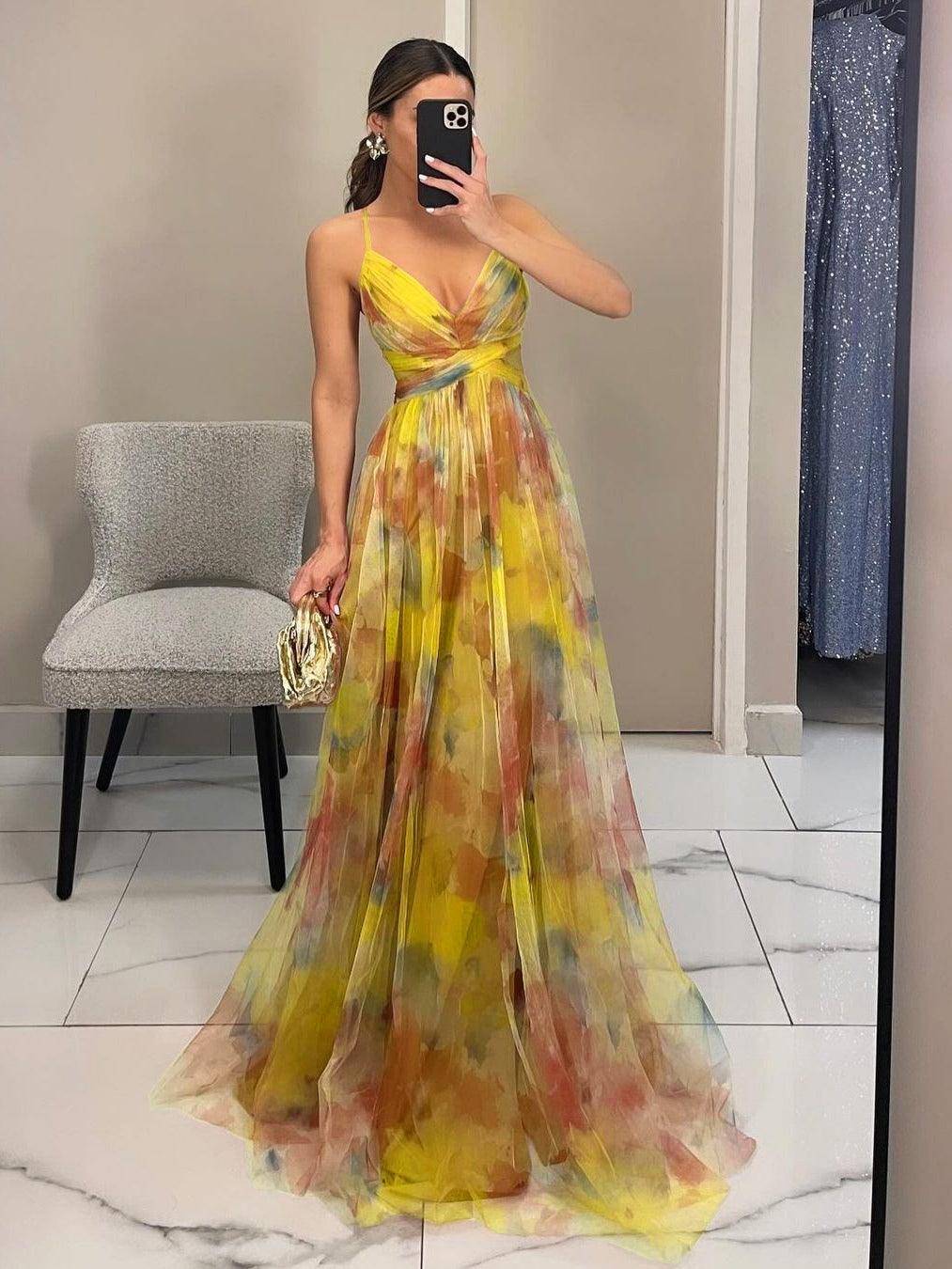 Maximée Elegant Dress with Painted Floral Print and V-neck