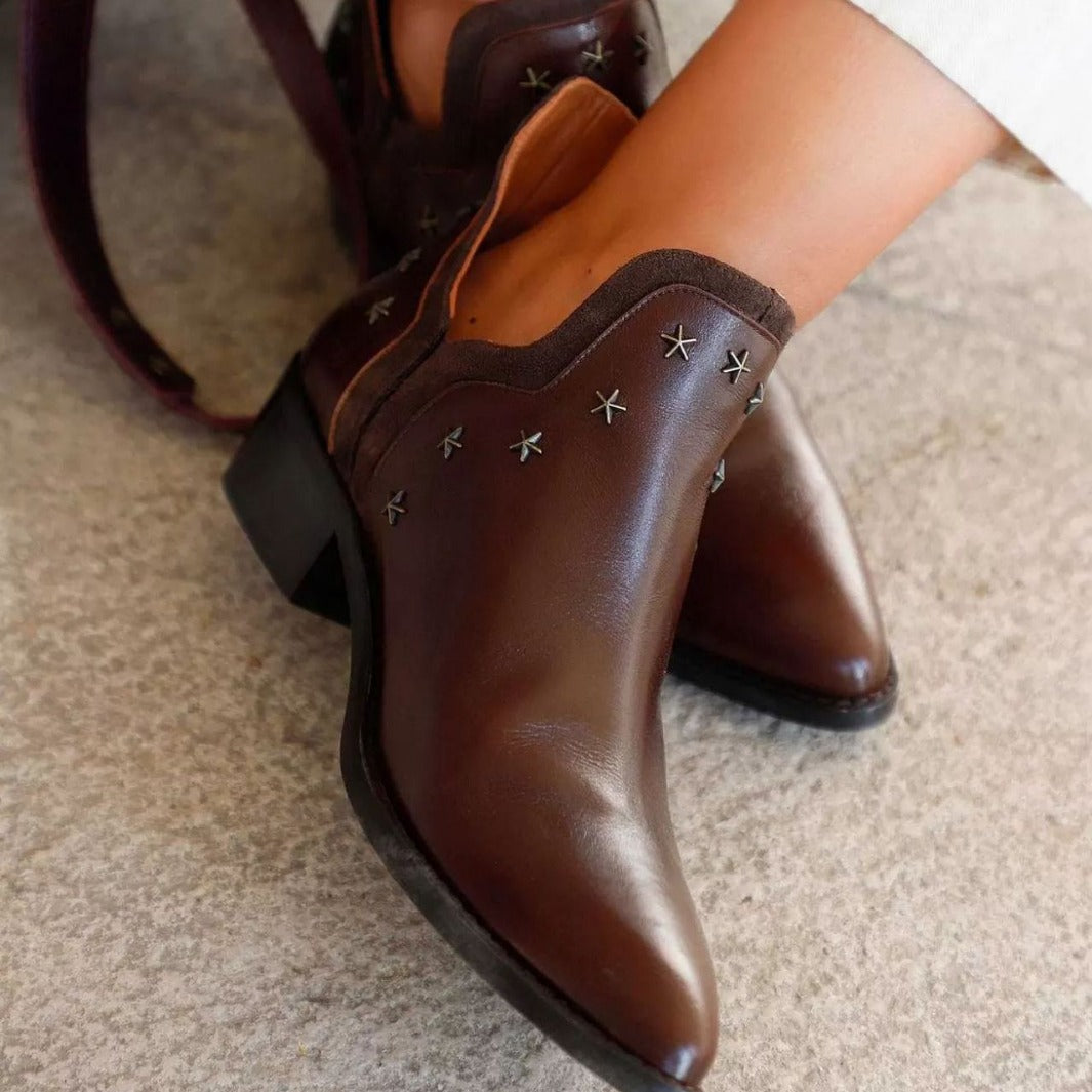 Western Boots with Spikes for a Rugged and Elegant Style