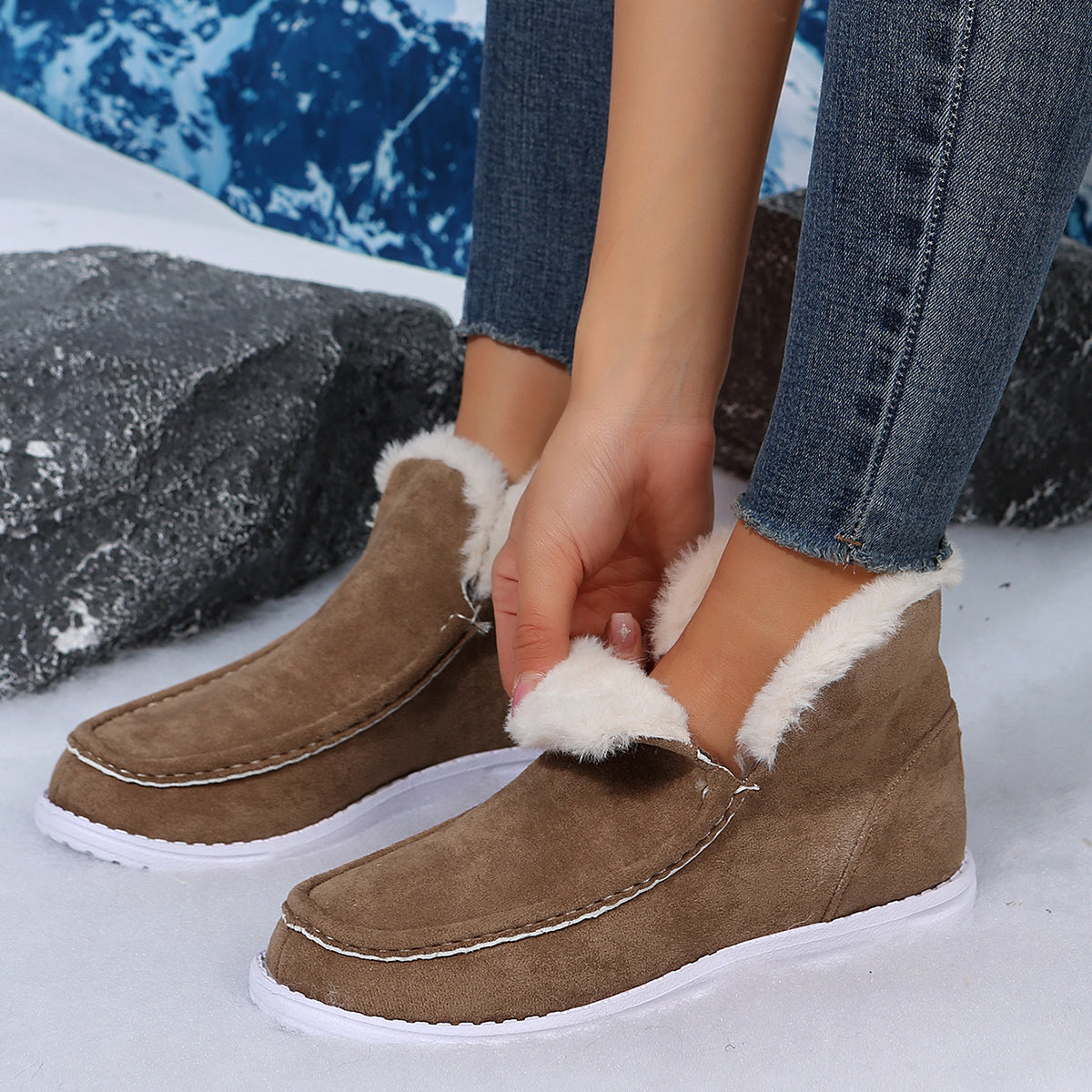 Women's Soft Plush Short Boots – Warm Comfort and Trendy Style