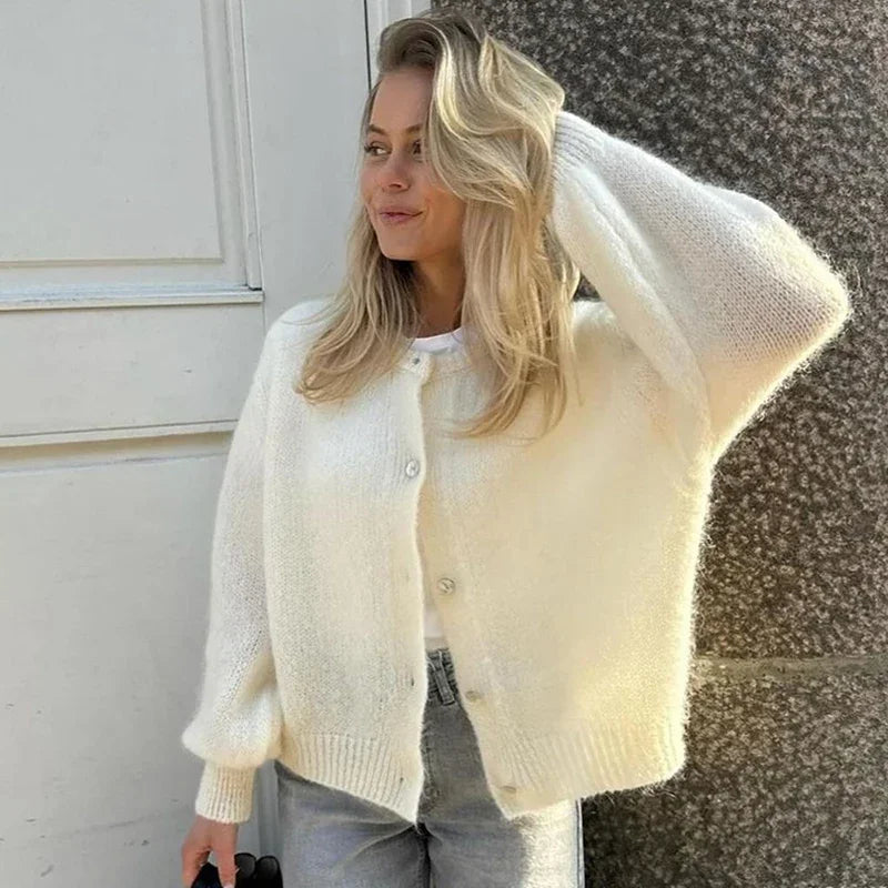 Siena | Elegant and Simple Cardigan Sweater for a Sophisticated Style