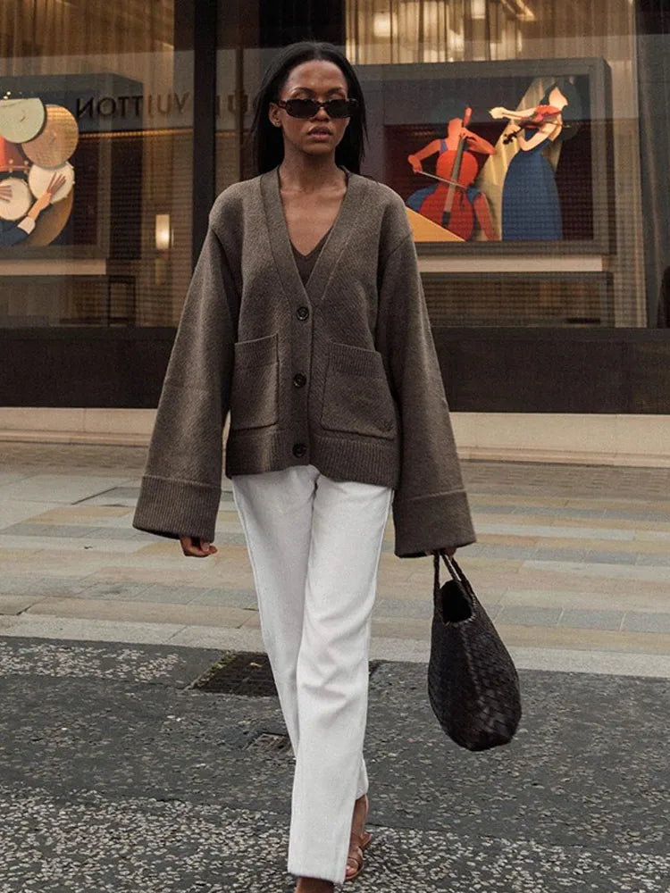 Zoe™ | Chic and Elegant V-Neck Cardigan for a Stylish Look