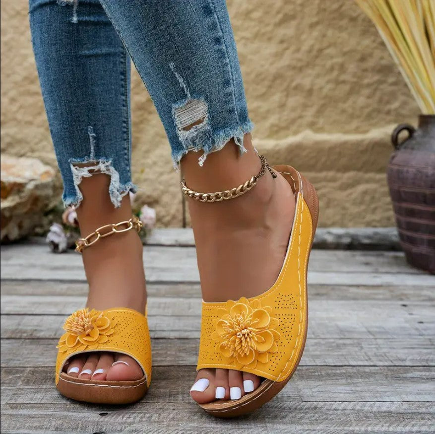 FLORA | Elegant Orthopedic Sandals with Floral Pattern