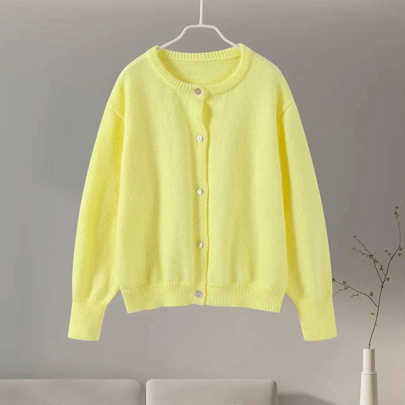 Siena | Elegant and Simple Cardigan Sweater for a Sophisticated Style