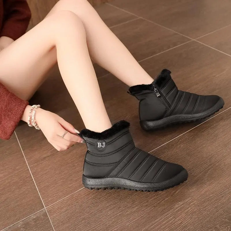 Waterproof boots with fashionable design and warmth for women