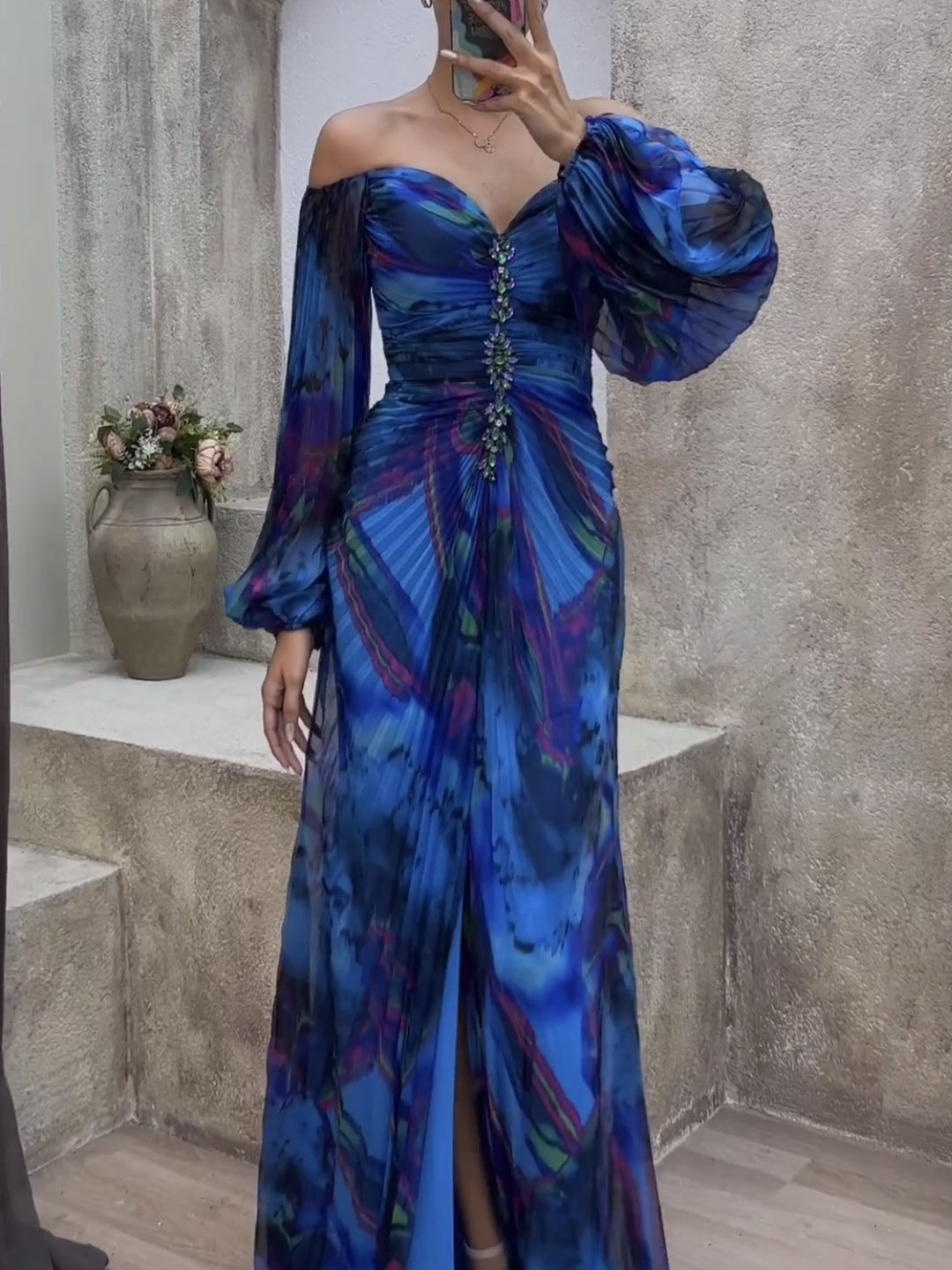 Slim Fit Long Pleated Off-Shoulder Dress Adorned with Diamonds for an Elegant and Sophisticated Look