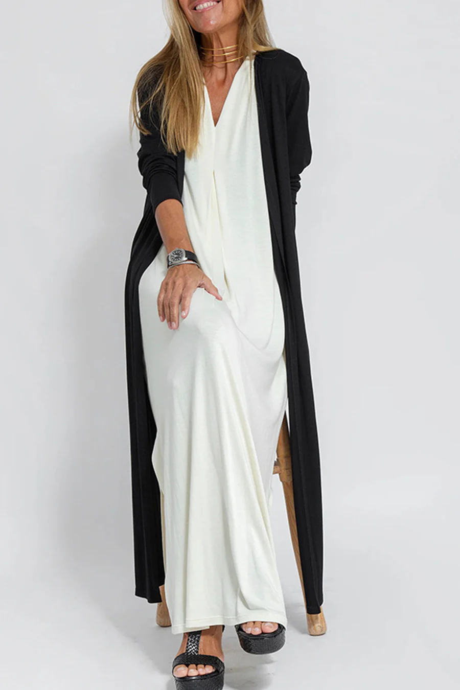 Sleeveless Long Dress in Solid Color for an Elegant and Comfortable Style