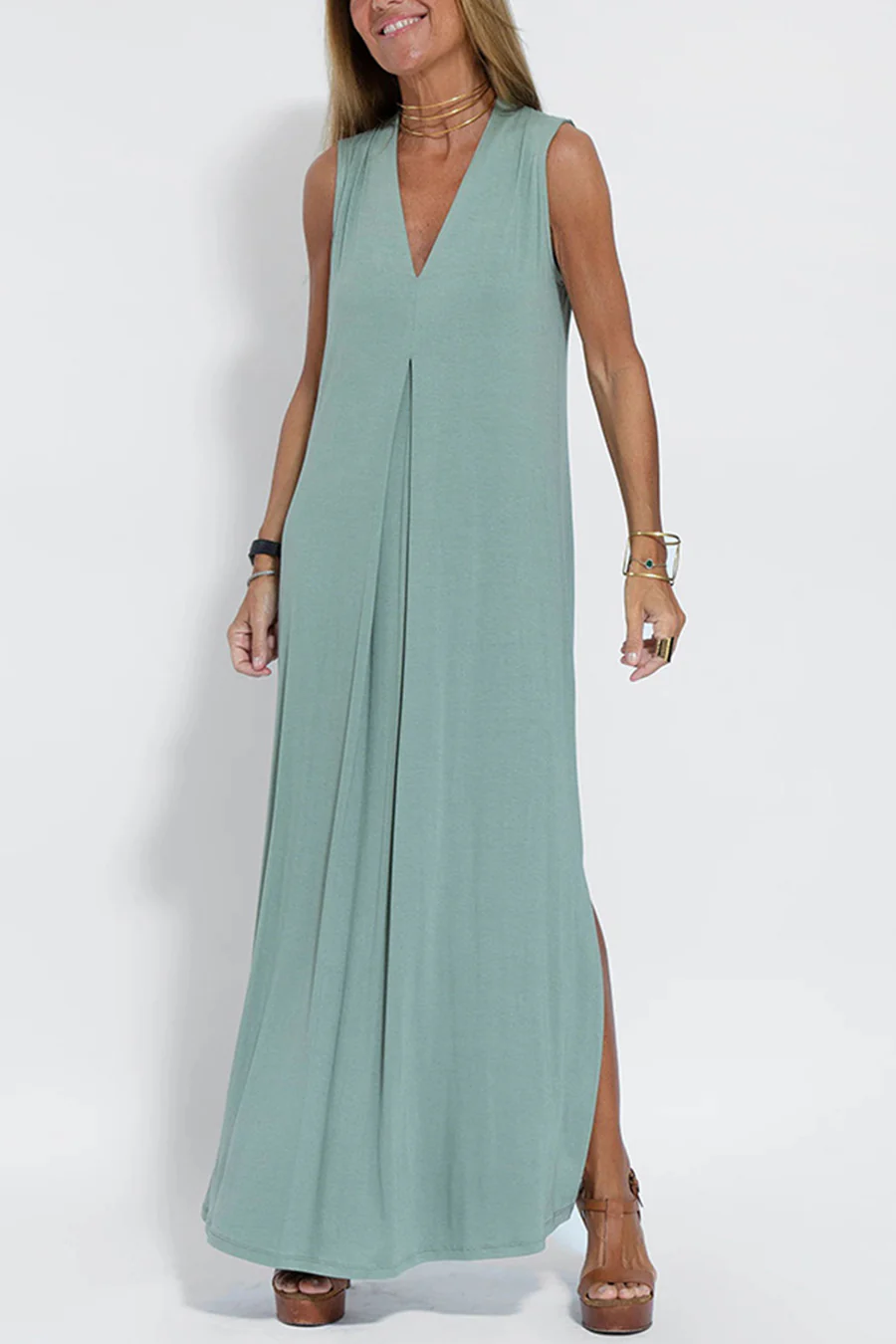 Sleeveless Long Dress in Solid Color for an Elegant and Comfortable Style