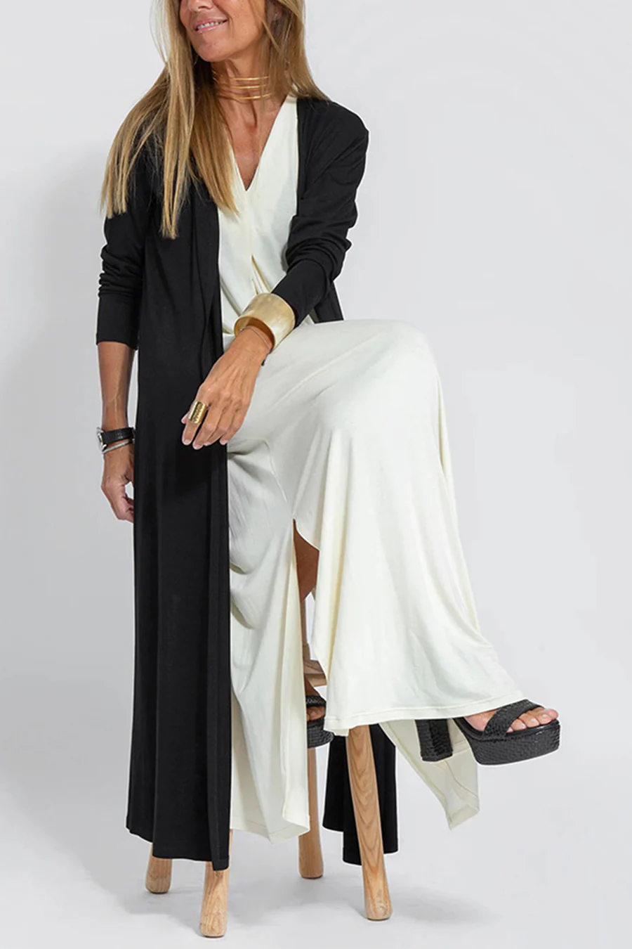 Sleeveless Long Dress in Solid Color for an Elegant and Comfortable Style